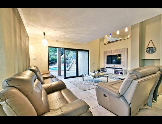 5 BEDROOM HOUSE FOR SALE IN BASSONIA